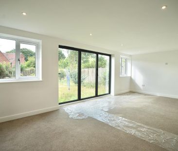3 bedroom detached bungalow to rent - Photo 5