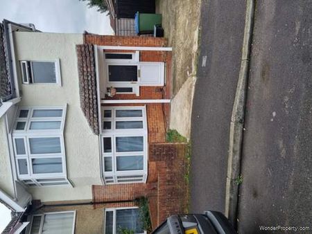 5 bedroom property to rent in Southampton - Photo 3