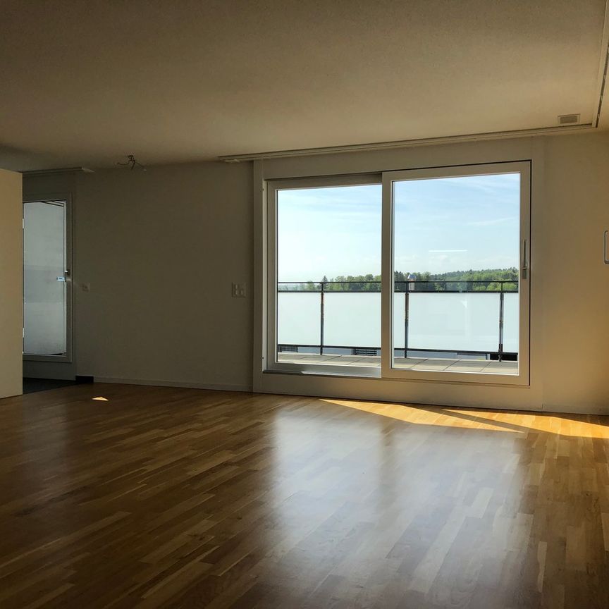 Helle 3-Zimmer-Dachwohnung mit Balkon und Minergie-Zertifikat in Biel - Foto 1