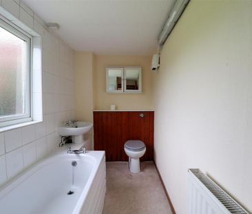 2 bedroom detached house to rent - Photo 5