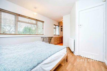 St. Michaels Crescent, Pinner, HA5 - Photo 4