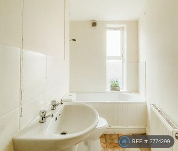 1 bedroom in a house share to rent - Photo 6