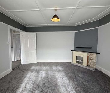 The Crescent, Camborne, TR14 - Photo 2