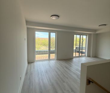 For Lease - 102 Everett Common, St. Catharines, Ontario - Photo 1