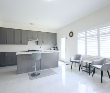 For Lease - 327 Northglen Blvd Boulevard, Clarington, Ontario - Photo 2