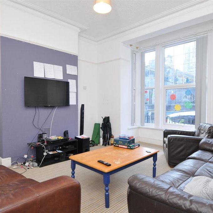6 bedroom house to rent - Photo 1