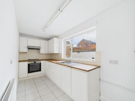 3 bedroom terraced house to rent - Photo 5