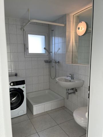 Helle 4½ Zimmer Wohnung mit grossem Balkon - Eigentumstandard - Photo 4