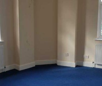 2 bedroom property to rent in London - Photo 4