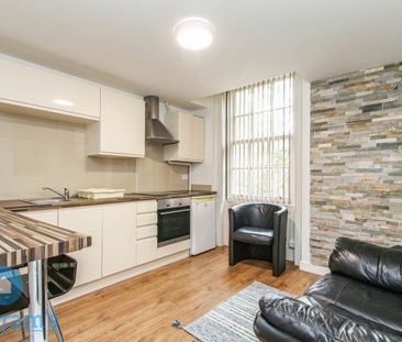 2 bed Apartment for Rent - Photo 6