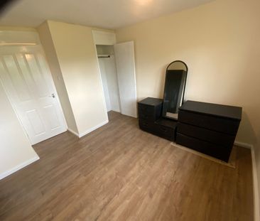 1 Bed Flat, St Mungo Avenue, G4 - Photo 2