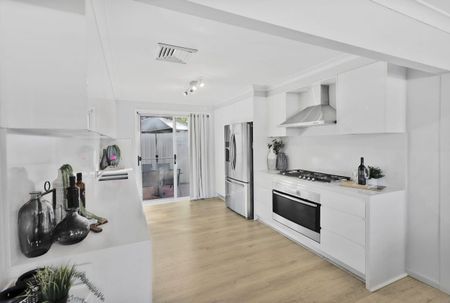 Perfect Blend of Comfort and Convenience in Cranebrook - Photo 5