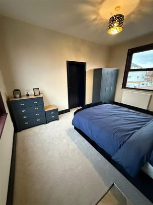 5 bedroom semi-detached house to rent - Photo 1