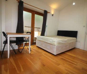 Price £1,200 pcm - Available 31/12/2025 - Furnished - Photo 1