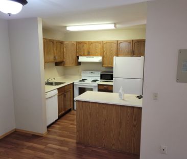 Spacious 2-Bedroom, 2-Bathroom Condo - Photo 5