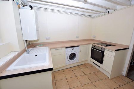 2 bedroom terraced house to rent - Photo 4