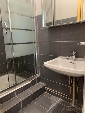 Location Appartement 2 pièces 41m² LA TOUR DE SALVAGNY 69890 - Photo 5