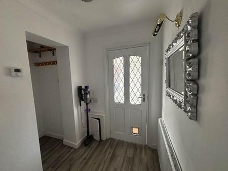 3 bedroom semi-detached house to rent - Photo 4