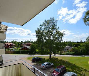 Avesta Hede: Nyrenoverad tvåa med balkong en trappa upp - Photo 2