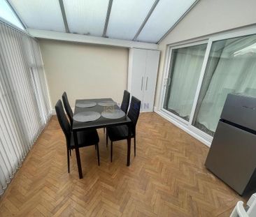 3 bedroom semi-detached house to rent - Photo 3