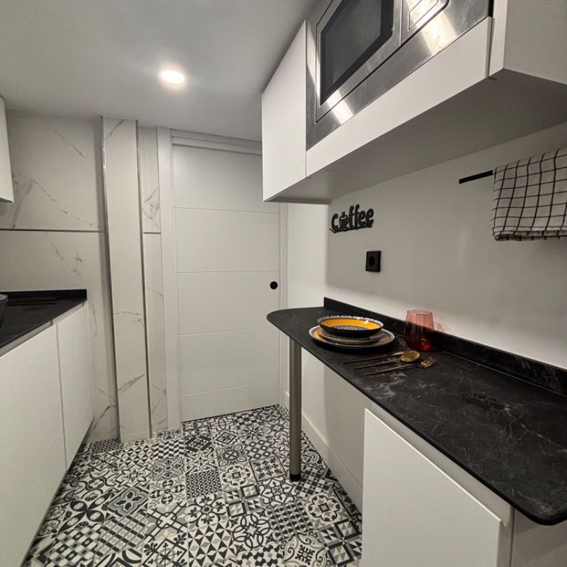 Estudio de alquiler en Calle de Vicente Martín Arias, Comillas - Photo 1