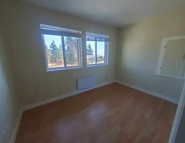 *First Month's Free* OCEAN VIEW 3 bedroom above ground suite for rent | 3461 Fulton Road, Victoria - Photo 1