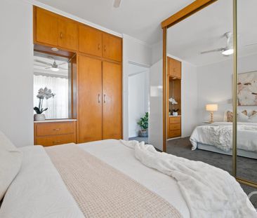 Open the Door to Coastal Comfort - Photo 3