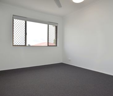 FULLY RENOVATED TOWNHOUSE IN THE HEART OF GLADSTONE CENTRAL! - Photo 4