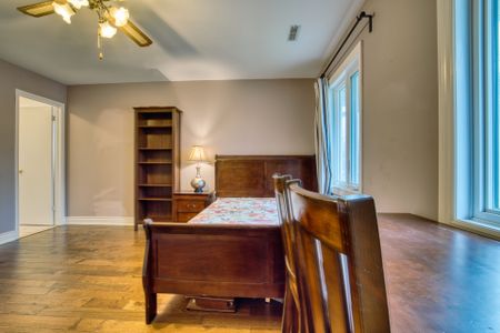 For Lease - 37 Allangrove Crescent Unit# Second Floor, Toronto, Ontario - Photo 4