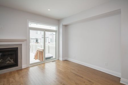 For Lease - 218 Lift Lane, Kanata, Ontario - Photo 2