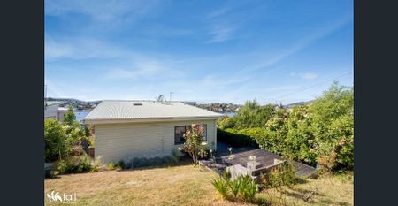 Renovated Family Home with Stunning Marina Views - Photo 3