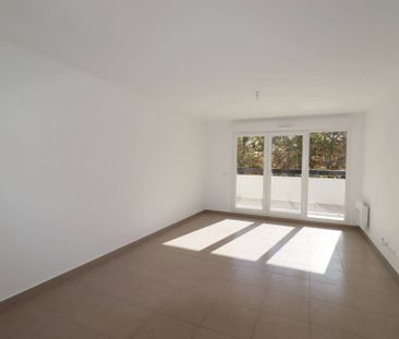 A la location appartement 3 pièces de 62 m² avec terrasse et deux p... - Photo 4