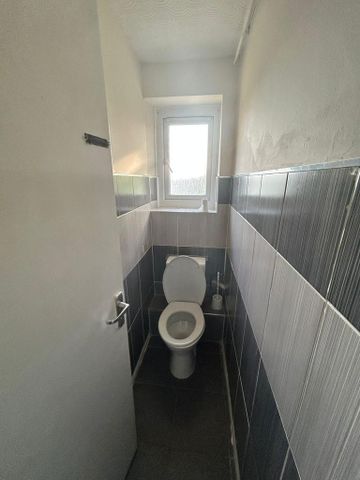 3 bedroom apartment to rent - Photo 3