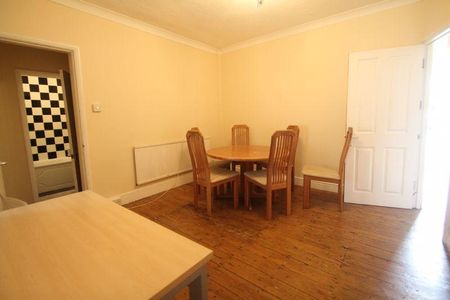 6 bedroom semi-detached house to rent - Photo 4