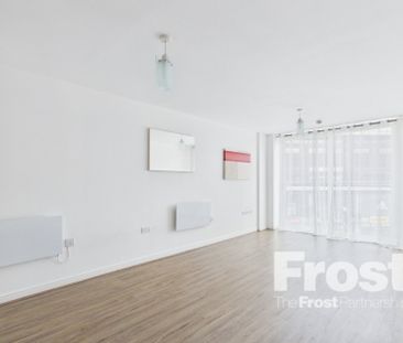 Tilley Road, Feltham,TW13 - Photo 3