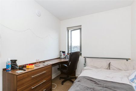 3 bedroom apartment to rent - Photo 4