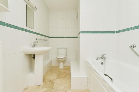 2 bedroom flat to rent - Photo 5