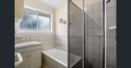 Ideal location property ready to call home - Photo 5