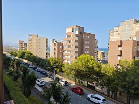 Piso de alquiler en Calle Ciudad de San Sebastián, Los Arenales del Sol - Photo 3