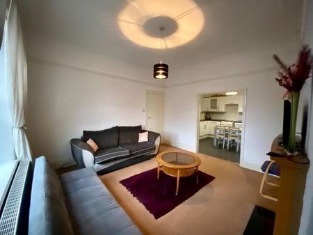 2 bedroom flat to rent - Photo 2