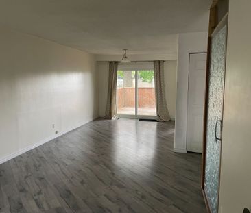 For Lease - 6 Wall Court Unit# Main, Barrie, Ontario - Photo 2