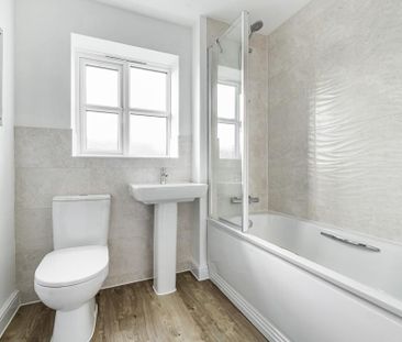 3 bedroom semi-detached house to rent - Photo 4