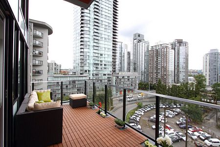 1325 ROLSTON ST, VANCOUVER, BC V6B 0M2 - Photo 2