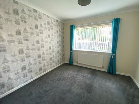 2 bedroom semi-detached bungalow to rent - Photo 3
