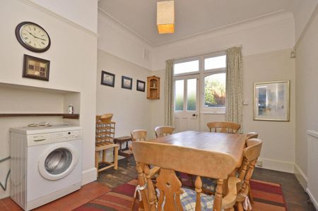 4 bedroom semi-detached house to rent - Photo 4