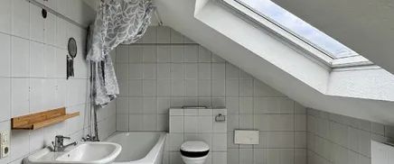 Haan Zentrum - Fußgängerzone! Großzügige Dachgeschosswohnung mit 2,5 Zimmern! - Photo 1