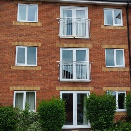 2 bed Apartment - To Let - Photo 3