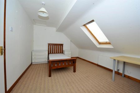 77 Lower Windsor Avenue, Belfast, BT9 7DX - Photo 2