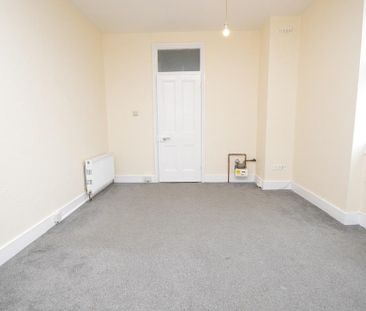 3 Bedroom Flat To Rent - Photo 3