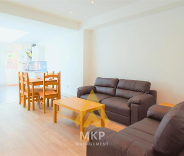 7 bedroom terraced house to rent - Photo 3